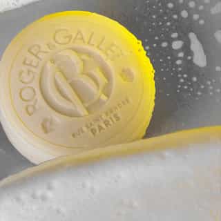Cologne Twist Μπάρα Καθαρισμού 3-σε-1