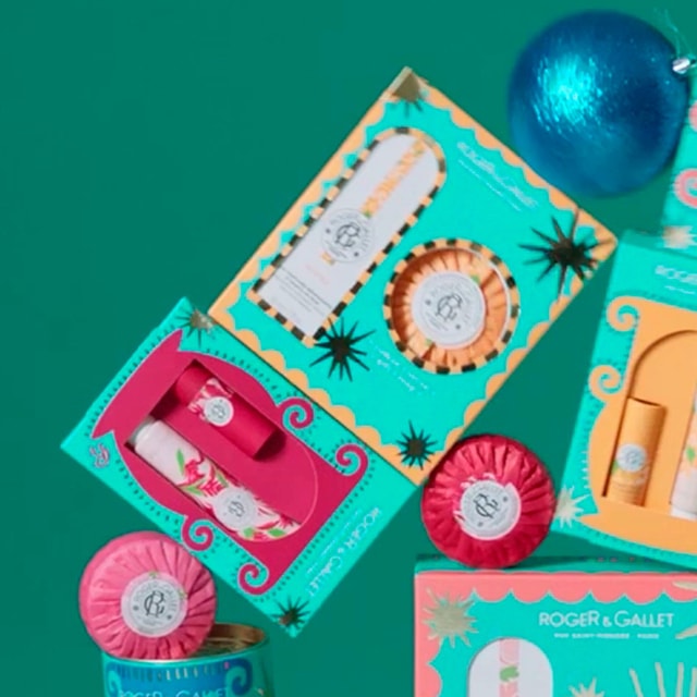 Χριστουγεννιάτικο Set Δώρου : Eau Parfumée Bienfaisante 30ml + Μπάρα  Σαπουνιού